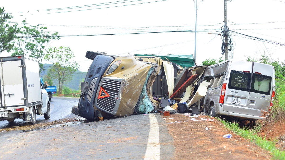 Tai nạn giao thông trên đèo Mimosa, Đà Lạt khiến 7 người bị thương